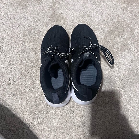 Nike Roshe One - Picture 3 of 11